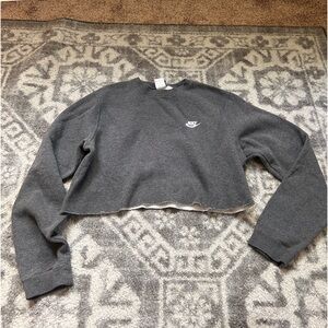Cropped Nike Sweatshirt